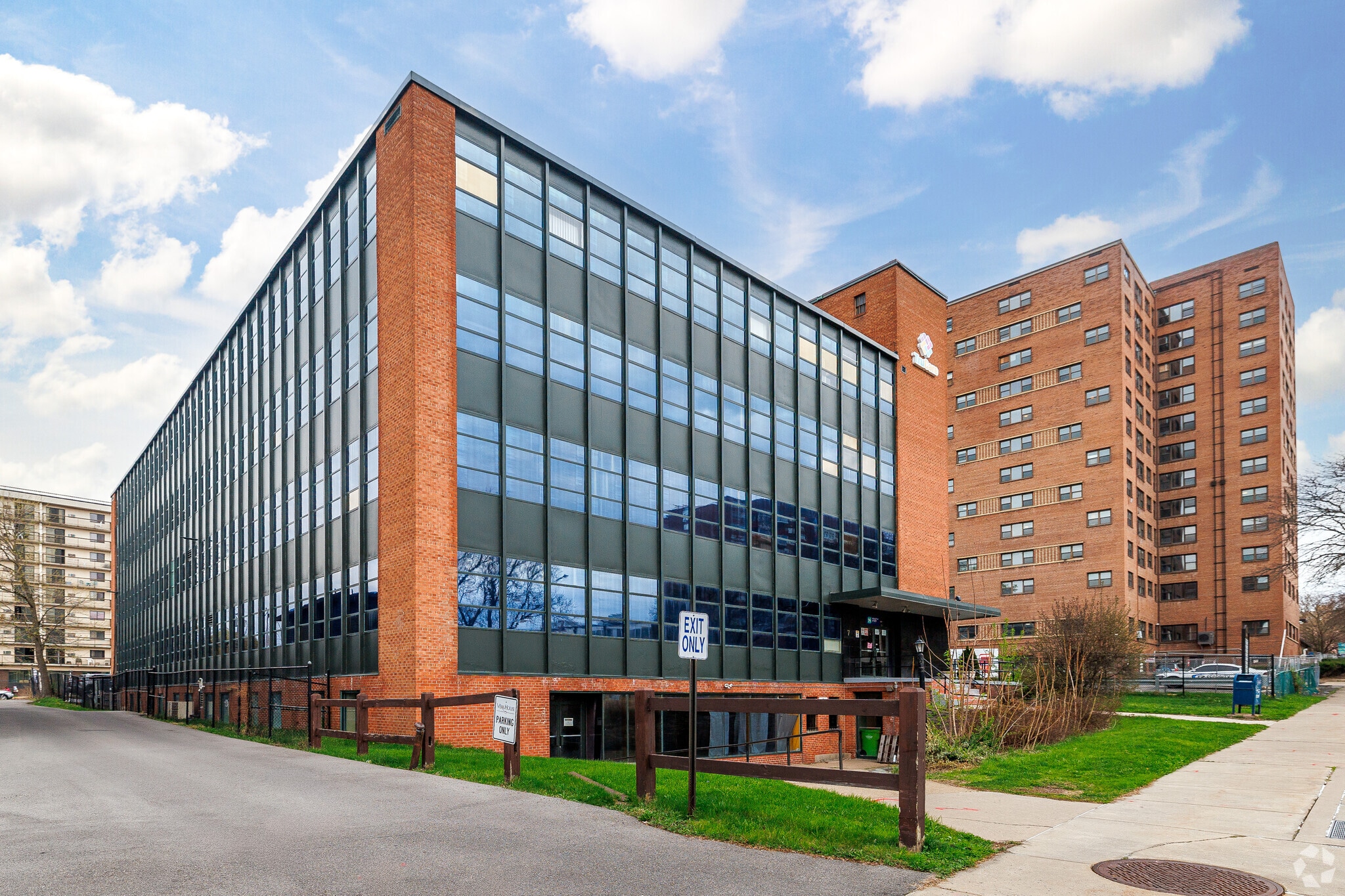 731 James St, Syracuse, NY for lease Primary Photo- Image 1 of 13