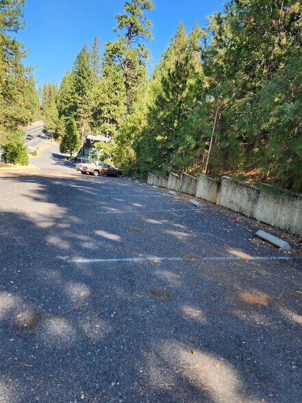 5519 E Highway 4, Murphys, CA à vendre - Photo du bâtiment - Image 2 de 4