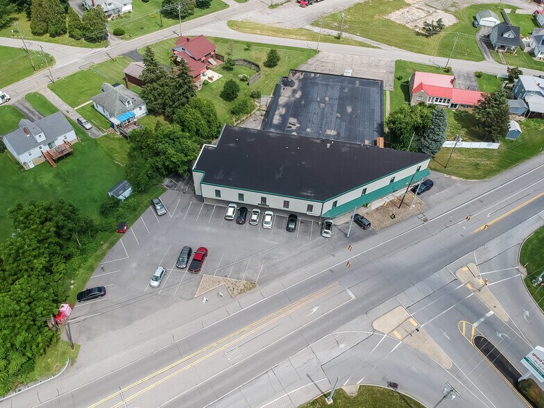 1429 New Butler Rd, New Castle, PA à louer - Photo du bâtiment - Image 2 de 24