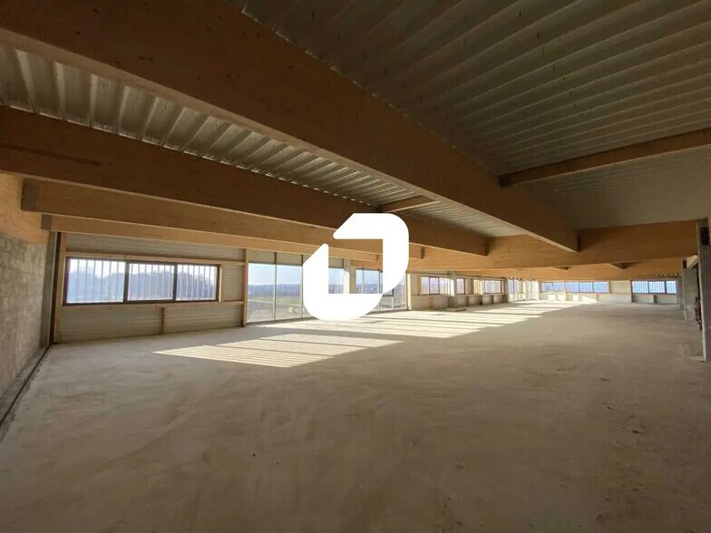 Local d'activités dans Tremblay-en-France à vendre - Photo intérieure - Image 2 de 14