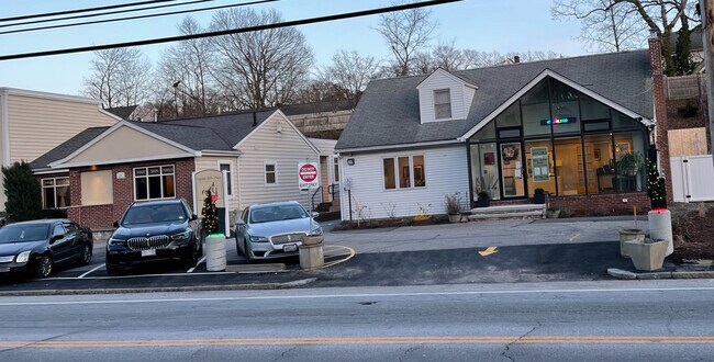 Plus de détails pour 800 Oaklawn Ave, Cranston, RI - Plusieurs types d'espaces à louer