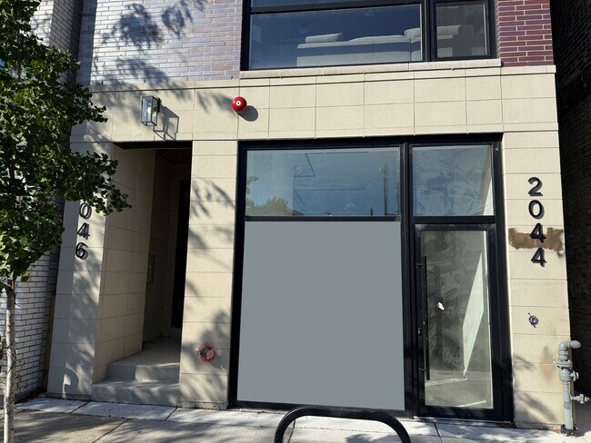 More details for 2046 N Damen Ave, Chicago, IL - Retail for Sale