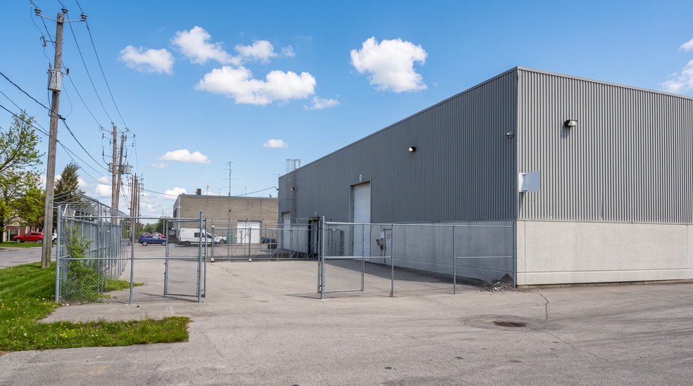 9225 Rue du Parcours, Montréal, QC for lease - Building Photo - Image 2 of 7