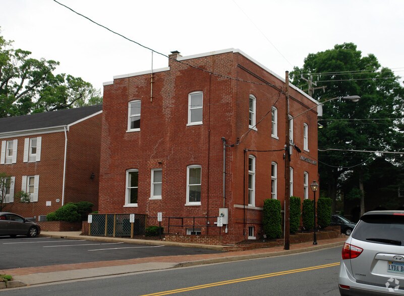 4029 Chain Bridge Rd, Fairfax, VA à vendre - Photo du bâtiment - Image 3 de 10