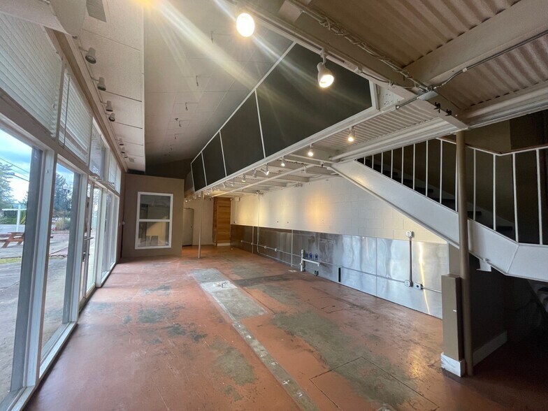 5115 Homberg Dr, Knoxville, TN for lease - Building Photo - Image 2 of 3