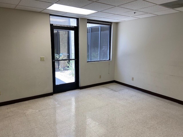 15462 Main St, Hesperia, CA à louer - Photo intérieure - Image 3 de 6