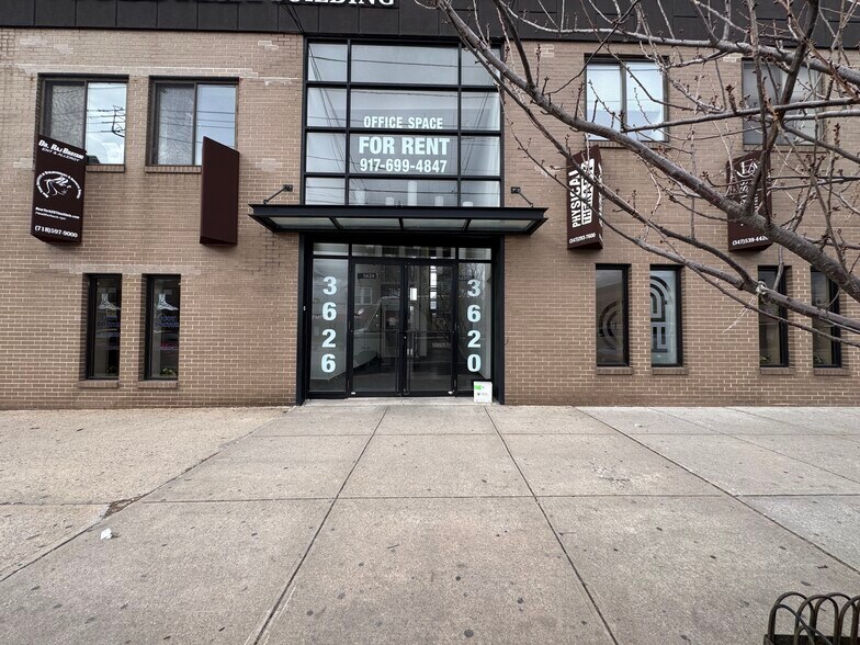 3618-3620 E Tremont Ave, Bronx, NY à louer - Photo du bâtiment - Image 2 de 2