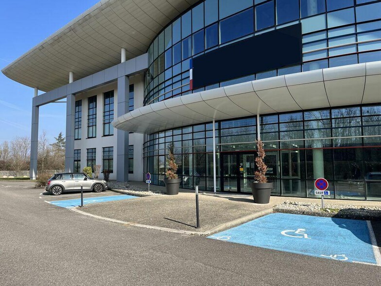 301 Rue Denis Papin, Villefontaine for sale - Building Photo - Image 2 of 18