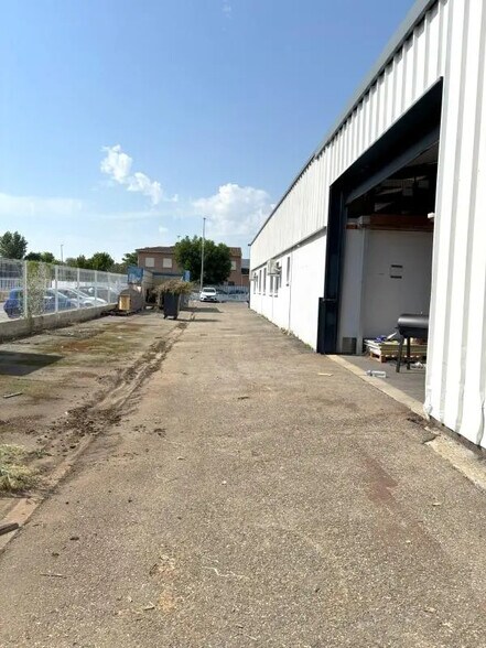 Flex in Cugnaux for lease - Building Photo - Image 2 of 14