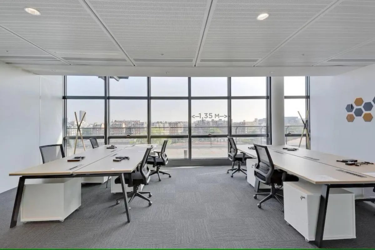 Office in Paris for lease Interior Photo- Image 1 of 5