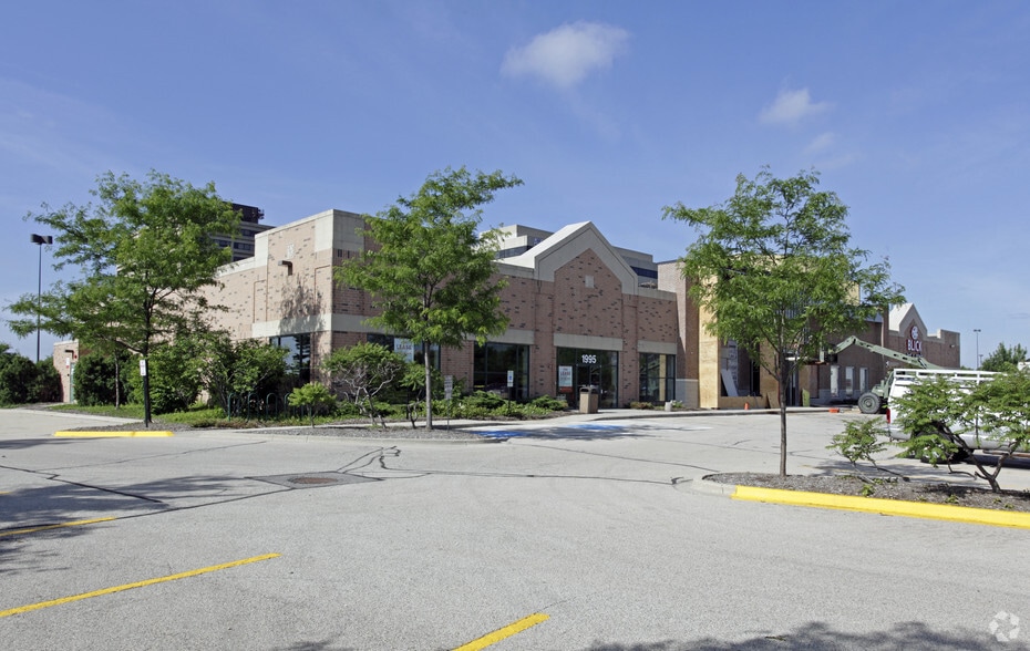 1975-1995 E Golf Rd, Schaumburg, IL for lease - Building Photo - Image 2 of 4