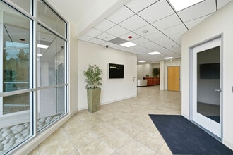 2727 W Alameda Ave, Burbank, CA à louer Photo intérieure- Image 1 de 11