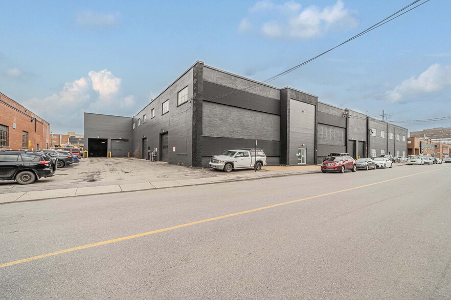9755-9775 Rue Meilleur, Montréal, QC à louer - Photo du bâtiment - Image 1 de 7