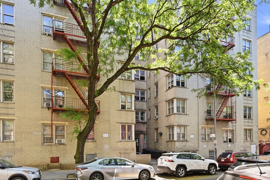 2310 Creston Ave, Bronx, NY for sale - Building Photo - Image 2 of 41