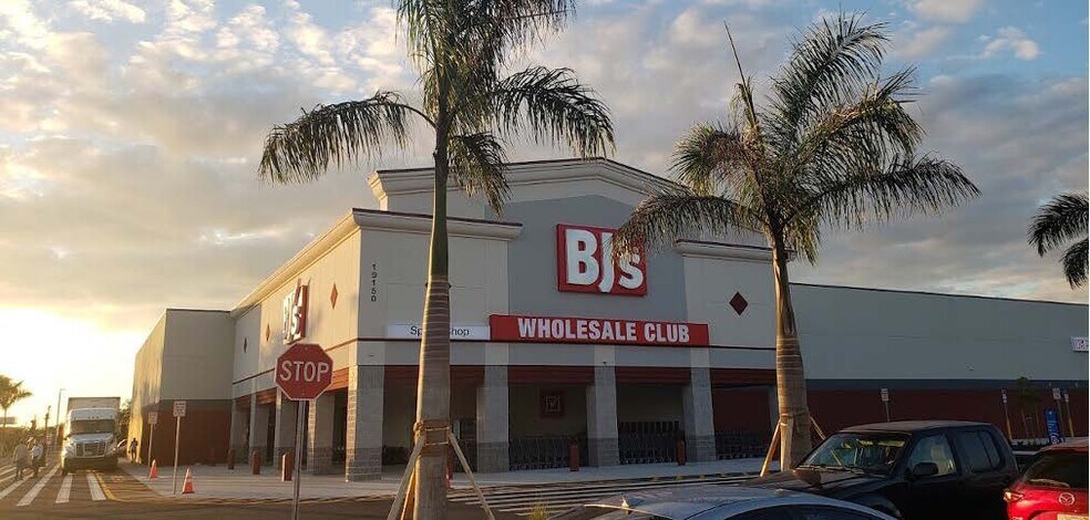 19500 Cochran Blvd, Port Charlotte, FL for sale - Building Photo - Image 1 of 4