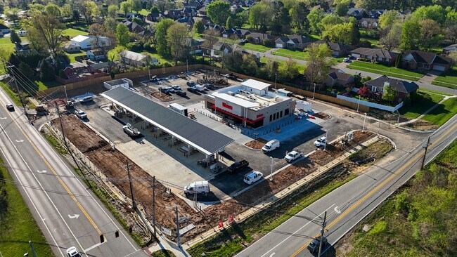 Plus de détails pour 7601 Vaughn Mill Rd, Louisville, KY - Commerce de détail à vendre