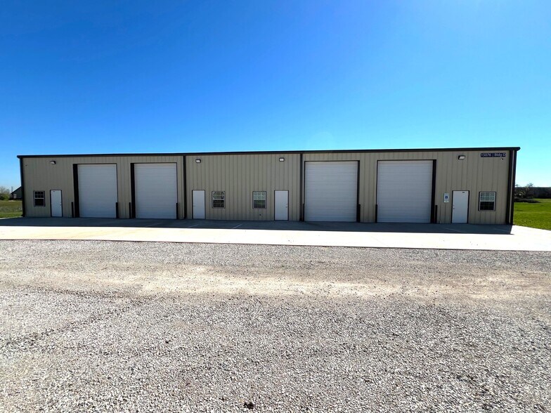 15060 US Highway 380 W, Krum, TX for sale - Primary Photo - Image 1 of 11
