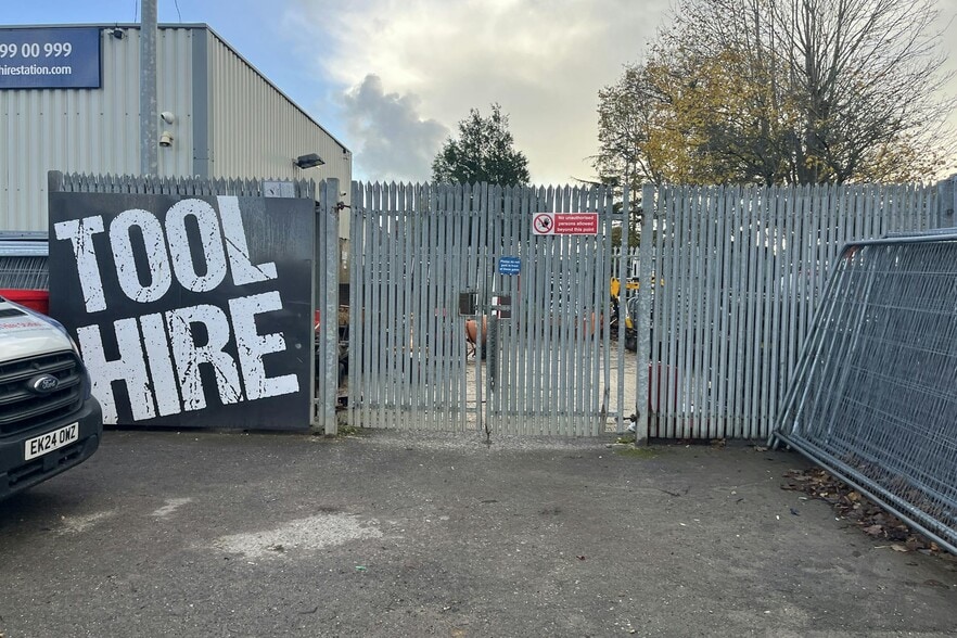 129 Somerford Rd, Christchurch for lease - Building Photo - Image 2 of 5