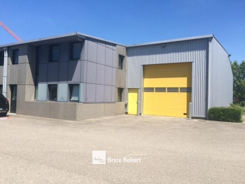 Flex dans Vaulx-en-Velin à louer - Photo du bâtiment - Image 2 de 4