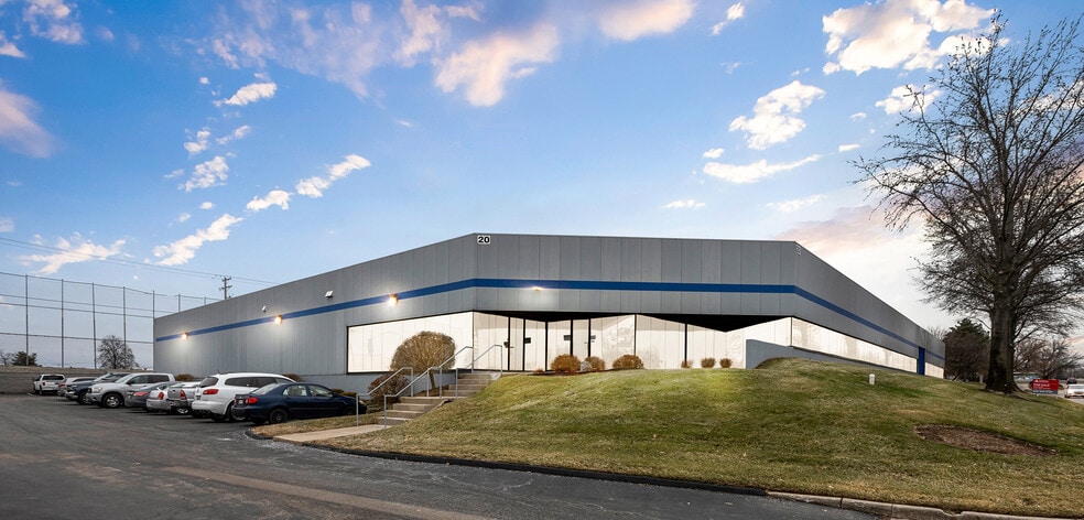 20-28 Point West Blvd, Saint Charles, MO for sale - Building Photo - Image 2 of 7
