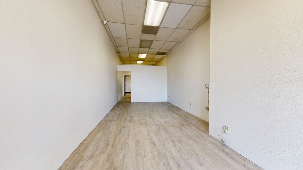 2218-2298 S Garey Ave, Pomona, CA à louer - Numérisation 3D de Matterport - Image 3 de 12