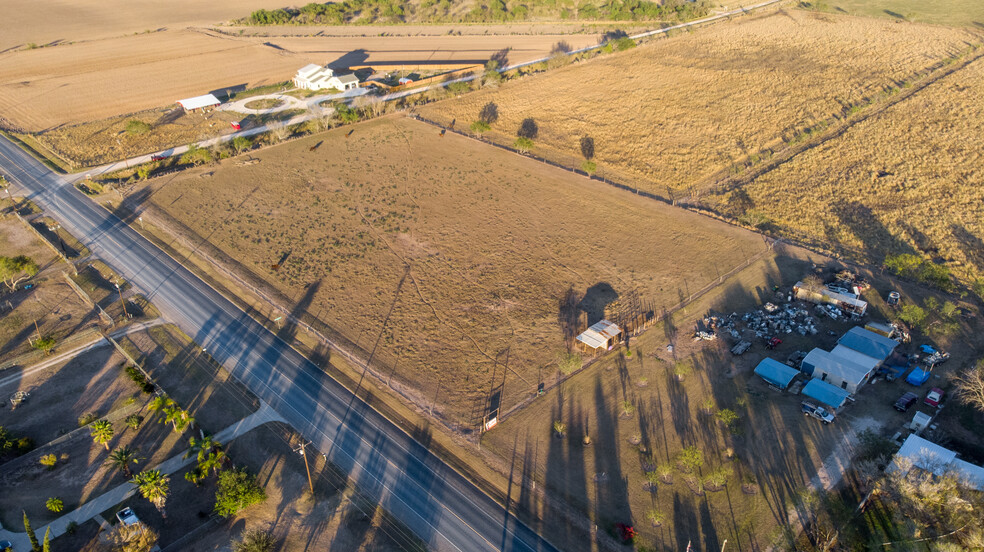 23208 Jesus Flores Rd, Edcouch, TX à vendre - Photo principale - Image 1 de 1