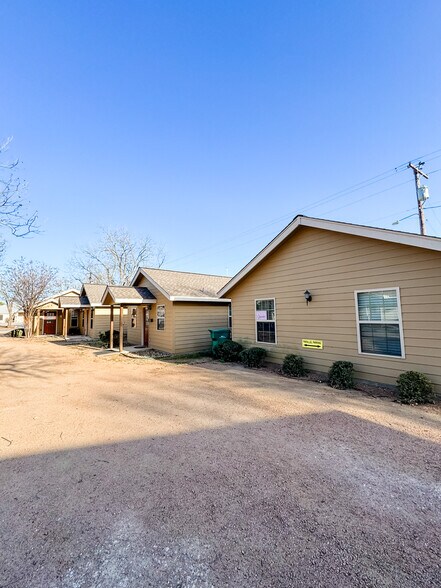 916 E Blanco Rd, Boerne, TX à vendre - Photo du bâtiment - Image 3 de 11