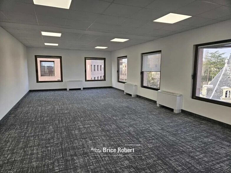 Office in Écully for lease - Interior Photo - Image 1 of 4