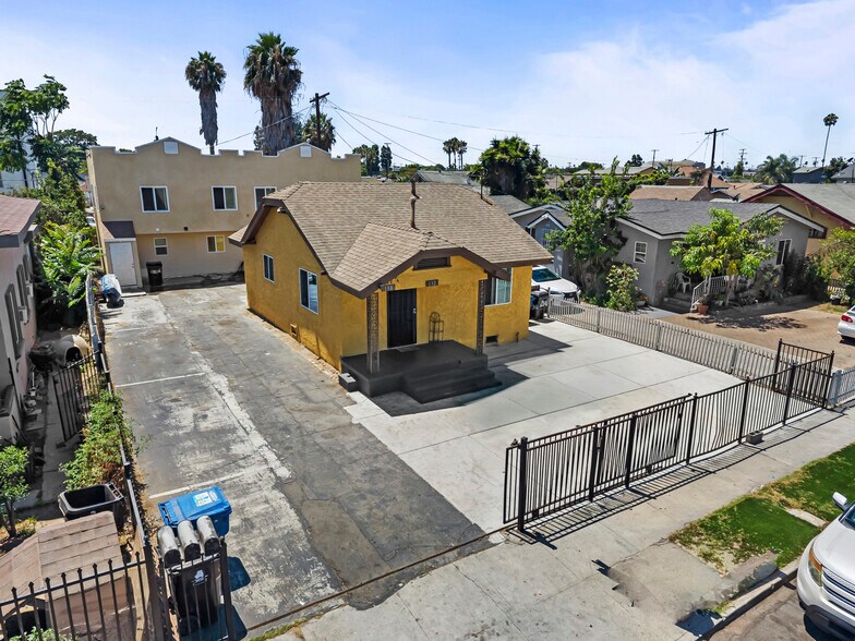 130 E 85th St, Los Angeles, CA à vendre - Photo du bâtiment - Image 2 de 30