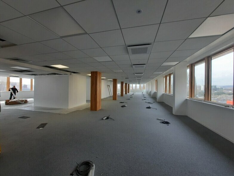 Office in Rouen for lease - Building Photo - Image 3 of 9