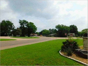 711 N Jefferson Ave, Mount Pleasant, TX for lease Interior Photo- Image 2 of 16