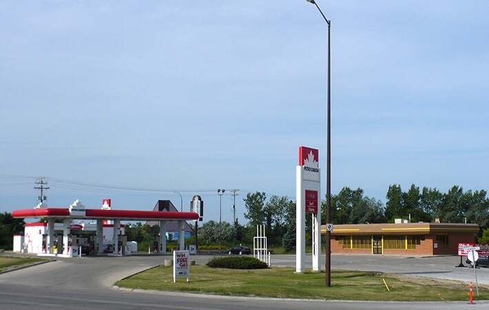 614 Lagimodiere Blvd, Winnipeg, MB for sale Building Photo- Image 1 of 1