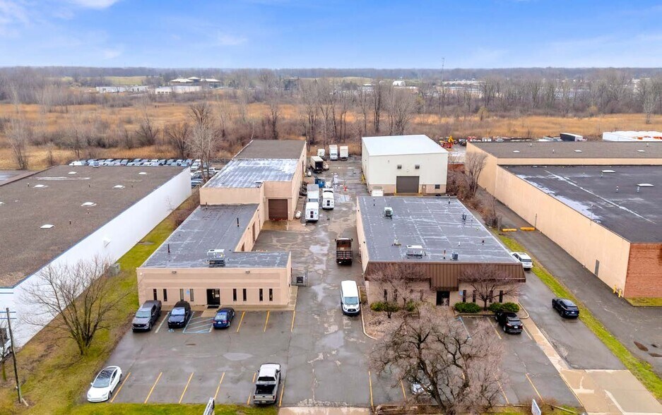 25485 Brest Road, Taylor, MI à vendre - Photo principale - Image 1 de 10