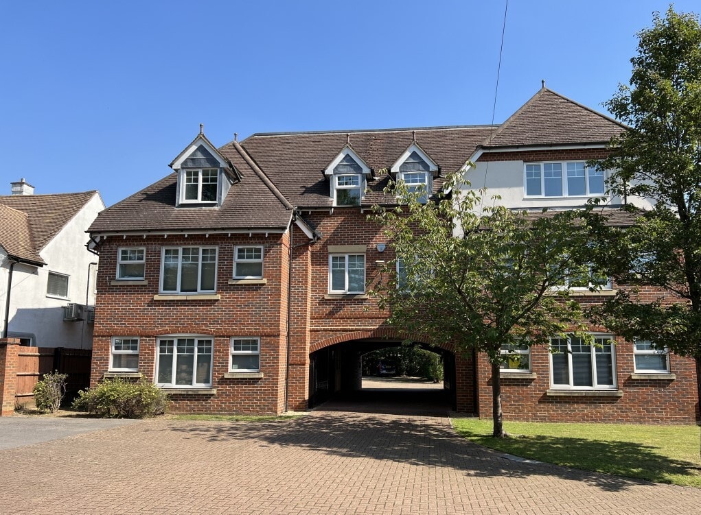 Bond Close, Iver for lease Building Photo- Image 1 of 4