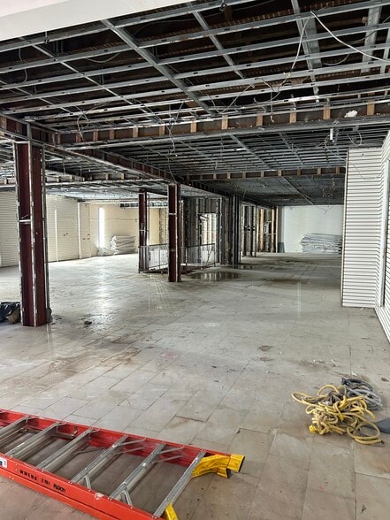 560 Nostrand Ave, Brooklyn, NY à louer - Photo du bâtiment - Image 3 de 6
