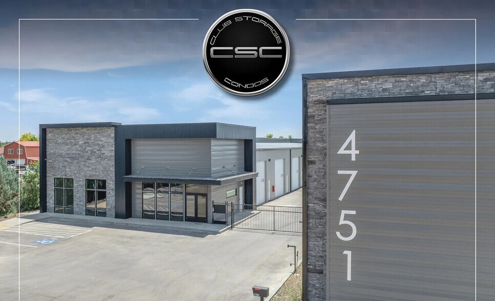 Club Storage Condos portefeuille de 3 propriétés à vendre sur LoopNet.ca - Photo du bâtiment - Image 1 de 11