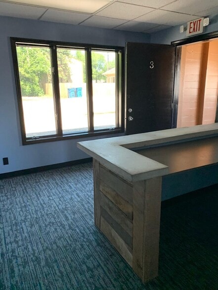 505 Grant Ave, Chesterton, IN for lease - Interior Photo - Image 3 of 18
