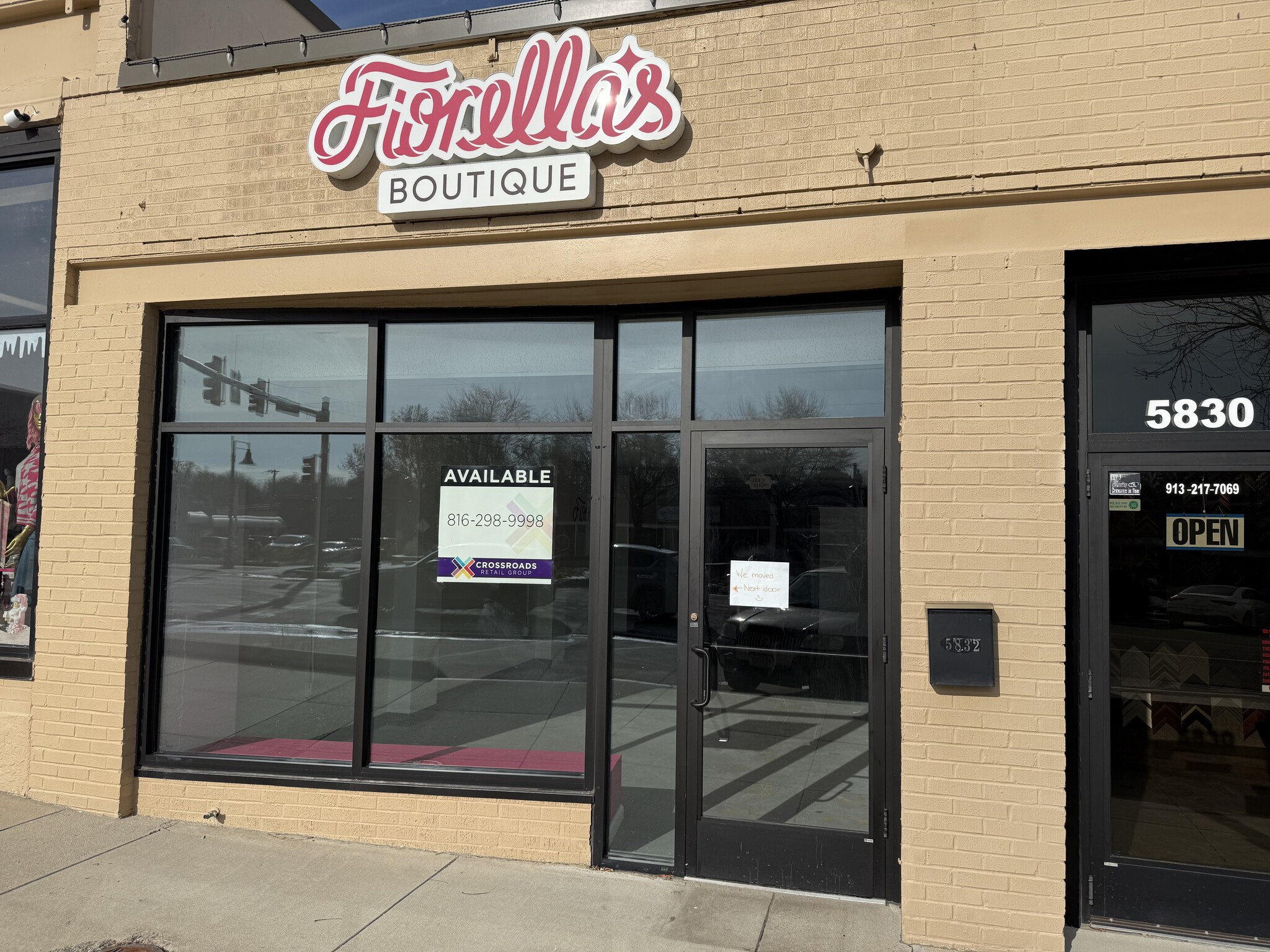 5814-5832 Johnson Dr, Mission, KS for lease Primary Photo- Image 1 of 8