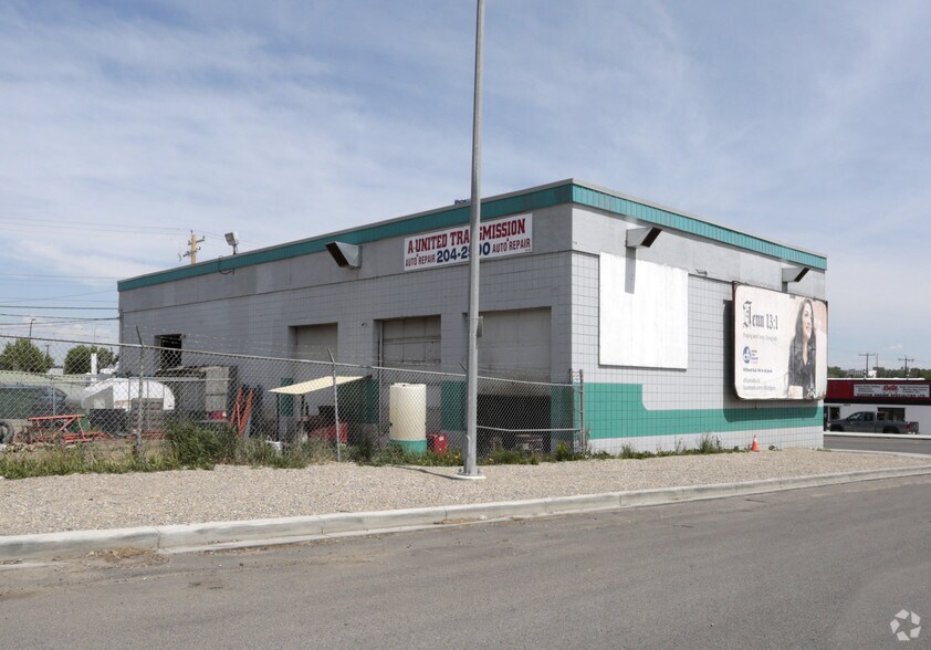 3603 Edmonton Trl NE, Calgary, AB à louer - Photo du bâtiment - Image 2 de 6