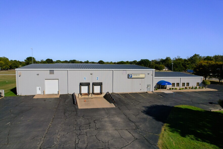 1610 E High St, Jackson, MI à vendre - Photo du bâtiment - Image 2 de 6