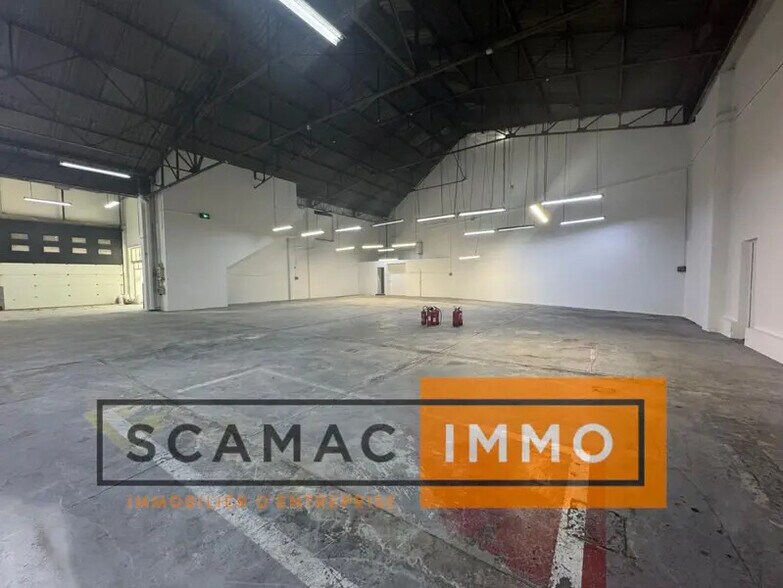 Retail in Avignon for lease - Interior Photo - Image 2 of 9