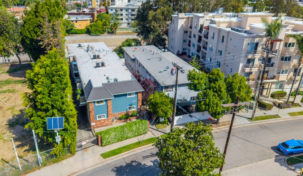 4248 Arch Dr, Studio City, CA à vendre - Photo du bâtiment - Image 2 de 7