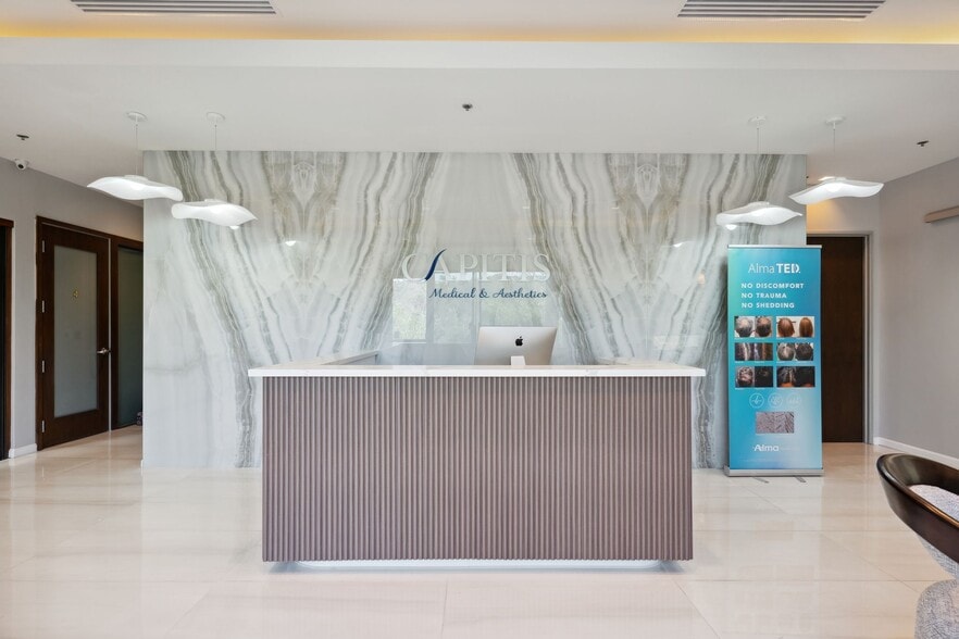 11189 Sorrento Valley Rd, San Diego, CA for sale - Building Photo - Image 2 of 23