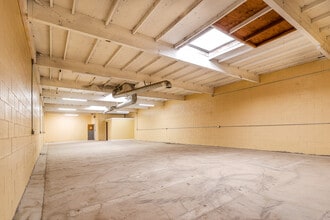 8020 Ronson Rd, San Diego, CA for lease Interior Photo- Image 2 of 10