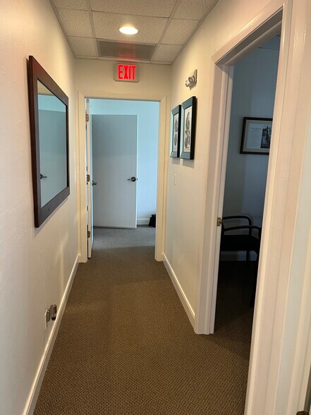 40 Barkley Cir, Fort Myers, FL for lease - Building Photo - Image 3 of 10