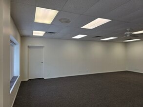 5800 Cornhusker Hwy, Lincoln, NE for lease Interior Photo- Image 1 of 5