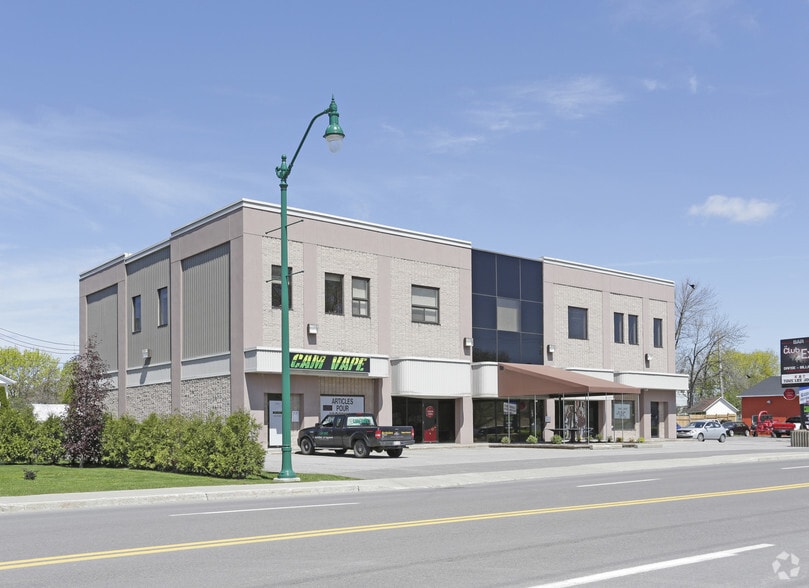 1011 Rue Notre-Dame, Repentigny, QC à louer - Photo principale - Image 1 de 6