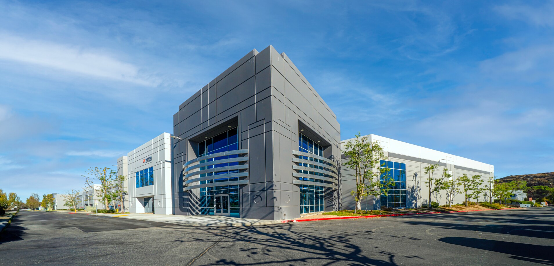 29120 Commerce Center Dr, Valencia, CA à louer Photo principale- Image 1 de 10