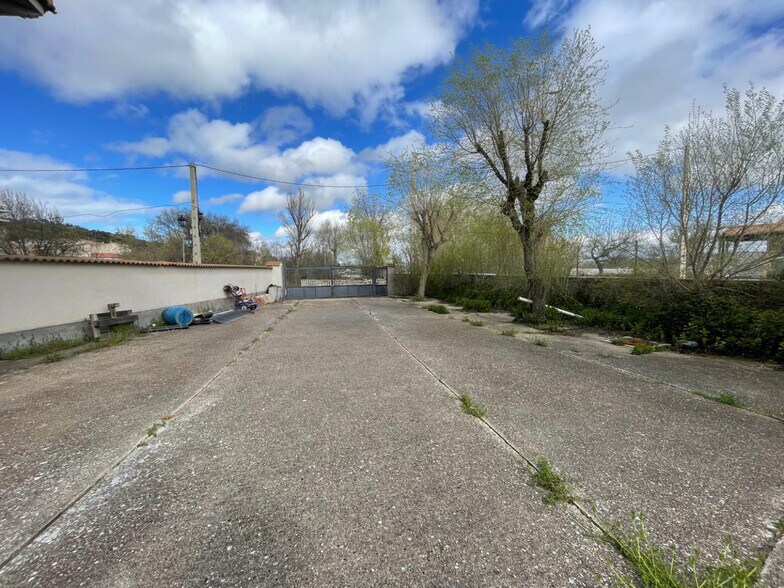 Avenida Juventud, 9, Muñogalindo, Ávila à vendre - Photo du bâtiment - Image 3 de 14