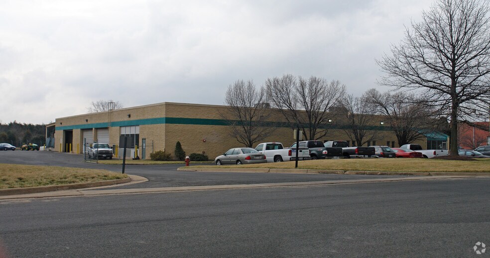 106 Executive Dr, Dulles Town Center, VA for sale - Building Photo - Image 2 of 2